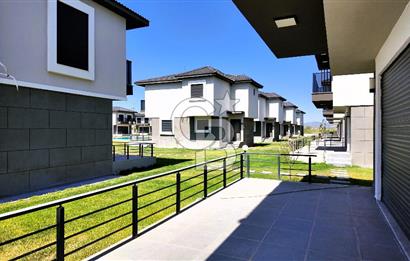 ÇANDARLI'DA SİTE İÇİNDE 3+1 120m2 SATILIK DUBLEKS VİLLA