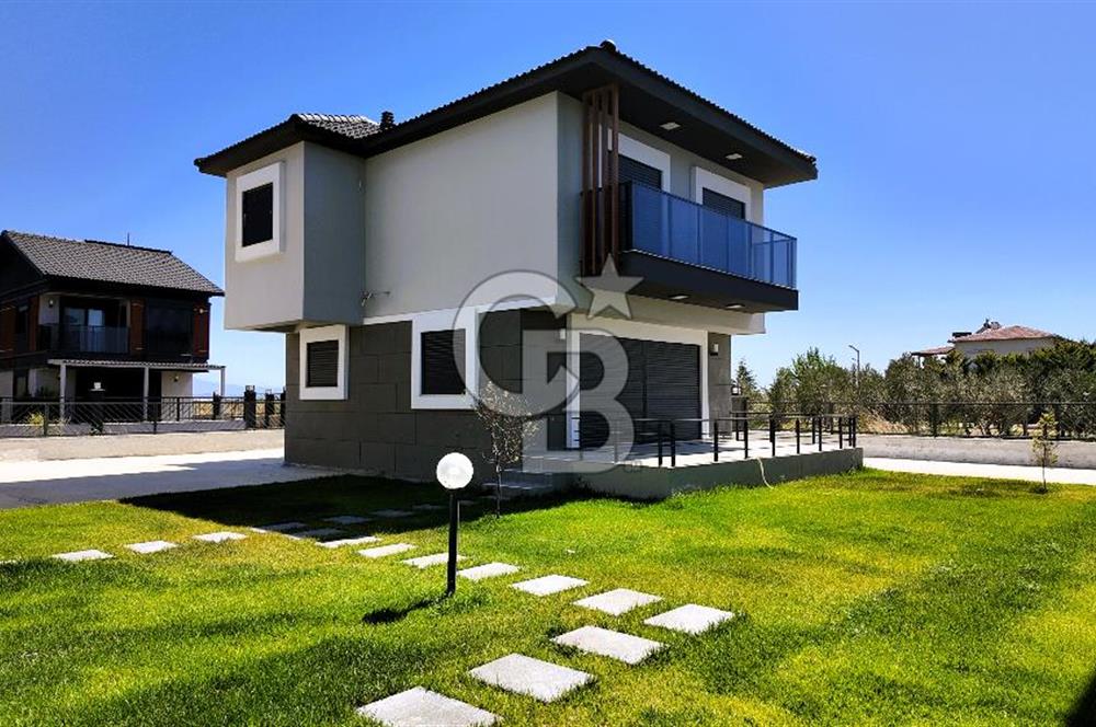 ÇANDARLI'DA SİTE İÇİNDE 3+1 120m2 SATILIK DUBLEKS VİLLA