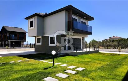 ÇANDARLI'DA SİTE İÇİNDE 3+1 120m2 SATILIK DUBLEKS VİLLA