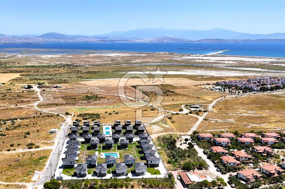 ÇANDARLI'DA SİTE İÇİNDE 3+1 120m2 SATILIK DUBLEKS VİLLA