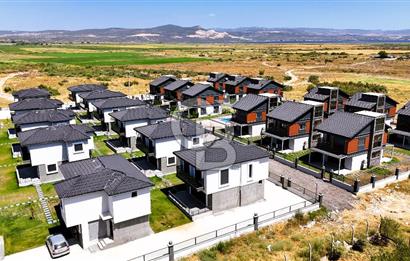 ÇANDARLI'DA SİTE İÇİNDE 3+1 120m2 SATILIK DUBLEKS VİLLA