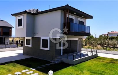 ÇANDARLI'DA SİTE İÇİNDE 3+1 120m2 SATILIK DUBLEKS VİLLA