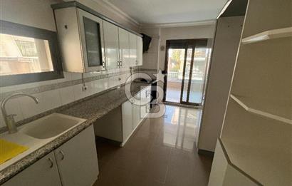 Bostanlı Merkezi Konumda Kiralık 4+1 Geniş Daire