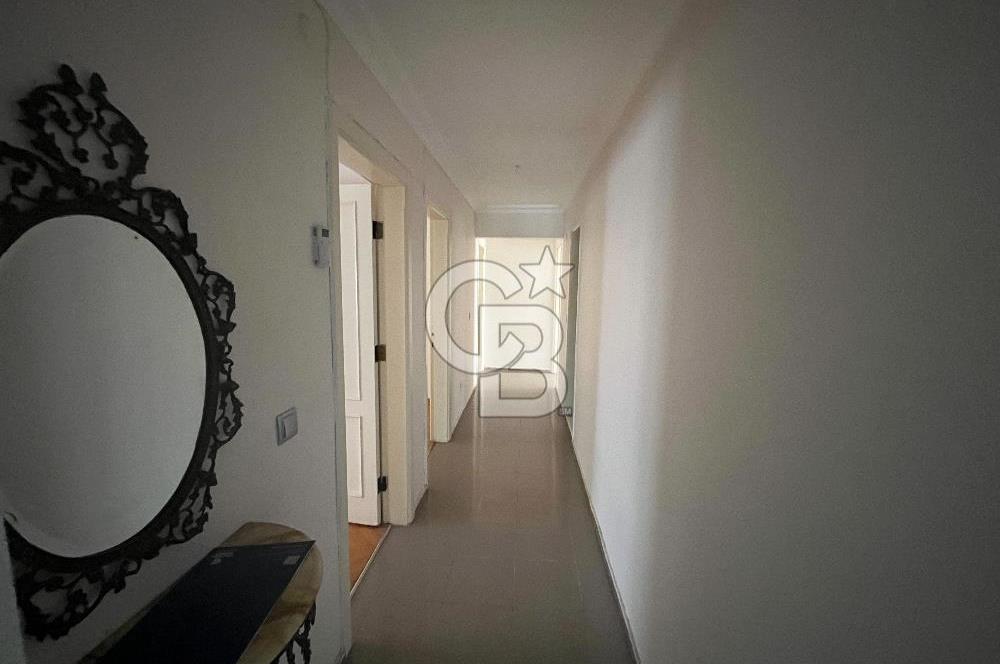 Bostanlı Merkezi Konumda Kiralık 4+1 Geniş Daire