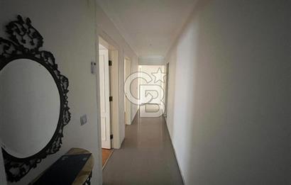 Bostanlı Merkezi Konumda Kiralık 4+1 Geniş Daire