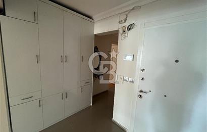 Bostanlı Merkezi Konumda Kiralık 4+1 Geniş Daire