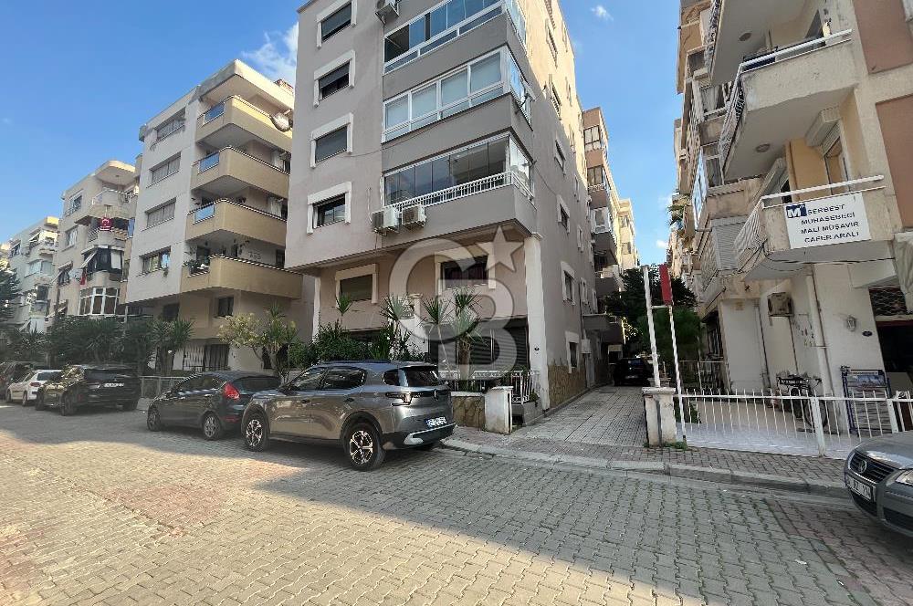 Bostanlı Merkezi Konumda Kiralık 4+1 Geniş Daire