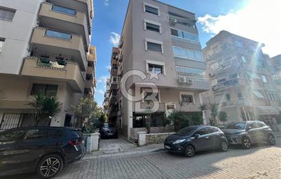 Bostanlı Merkezi Konumda Kiralık 4+1 Geniş Daire