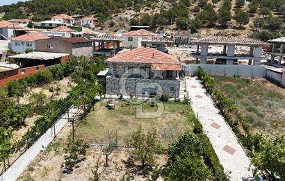Satılık Taş Ev ve Arsa İzmir Foça Gerenköy'de Yola Sıfır Konum