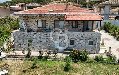 Satılık Taş Ev ve Arsa İzmir Foça Gerenköy'de Yola Sıfır Konum