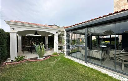 KARAOVA’DA STORIA AKDENİZ EVLERİNDE KÖŞE KONUMLU BÜYÜK BAHÇELİ VİLLA