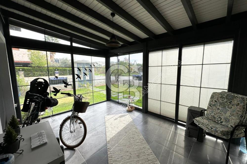 KARAOVA’DA STORIA AKDENİZ EVLERİNDE KÖŞE KONUMLU BÜYÜK BAHÇELİ VİLLA