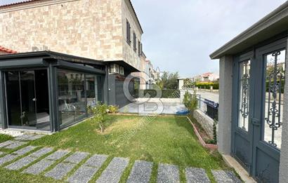 KARAOVA’DA STORIA AKDENİZ EVLERİNDE KÖŞE KONUMLU BÜYÜK BAHÇELİ VİLLA