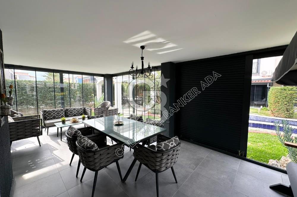 KARAOVA’DA STORIA AKDENİZ EVLERİNDE KÖŞE KONUMLU BÜYÜK BAHÇELİ VİLLA