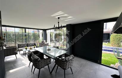 KARAOVA’DA STORIA AKDENİZ EVLERİNDE KÖŞE KONUMLU BÜYÜK BAHÇELİ VİLLA