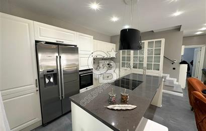 KARAOVA’DA STORIA AKDENİZ EVLERİNDE KÖŞE KONUMLU BÜYÜK BAHÇELİ VİLLA