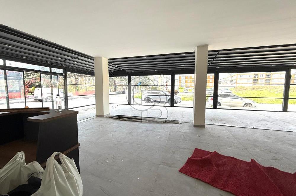 BEYLİKDÜZÜ KAVAKLI MAH.OĞUZHAN CAD.ÜZERİNDE SATILIK KÖŞE DÜKKAN