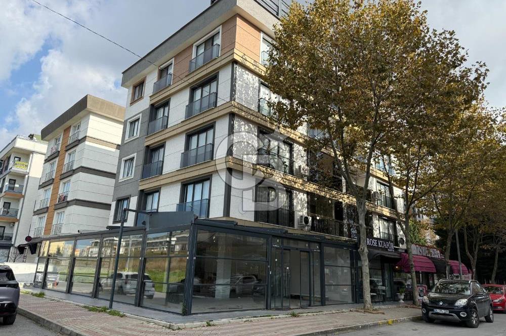 BEYLİKDÜZÜ KAVAKLI MAH.OĞUZHAN CAD.ÜZERİNDE SATILIK KÖŞE DÜKKAN