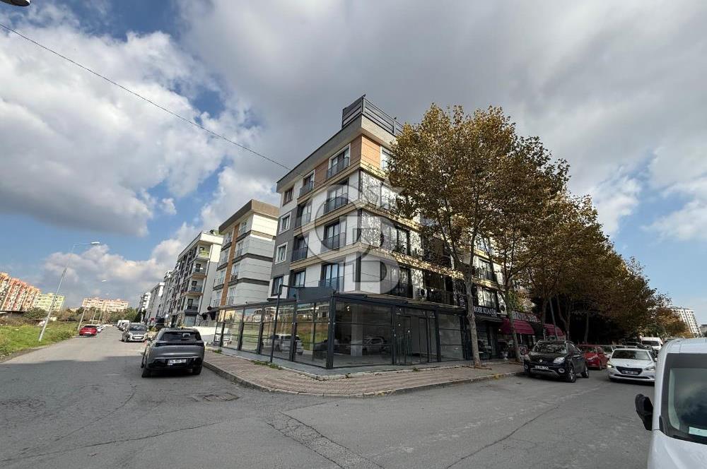 BEYLİKDÜZÜ KAVAKLI MAH.OĞUZHAN CAD.ÜZERİNDE SATILIK KÖŞE DÜKKAN