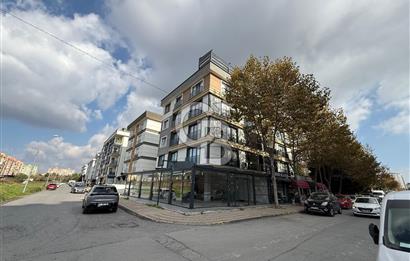 BEYLİKDÜZÜ KAVAKLI MAH.OĞUZHAN CAD.ÜZERİNDE SATILIK KÖŞE DÜKKAN