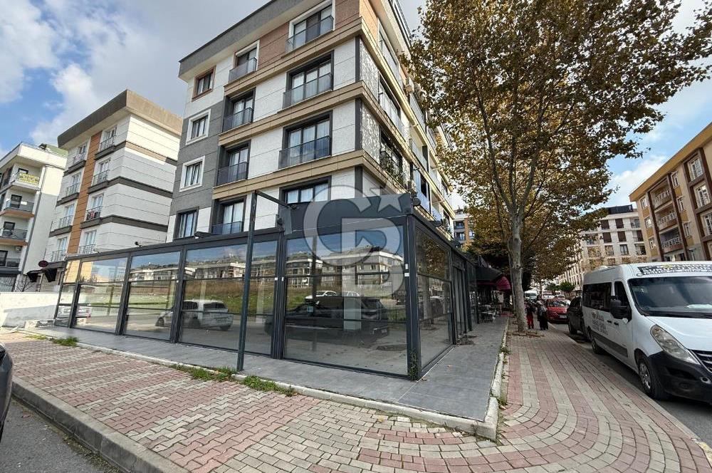 BEYLİKDÜZÜ KAVAKLI MAH.OĞUZHAN CAD.ÜZERİNDE SATILIK KÖŞE DÜKKAN