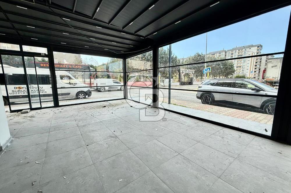 BEYLİKDÜZÜ KAVAKLI MAH.OĞUZHAN CAD.ÜZERİNDE SATILIK KÖŞE DÜKKAN
