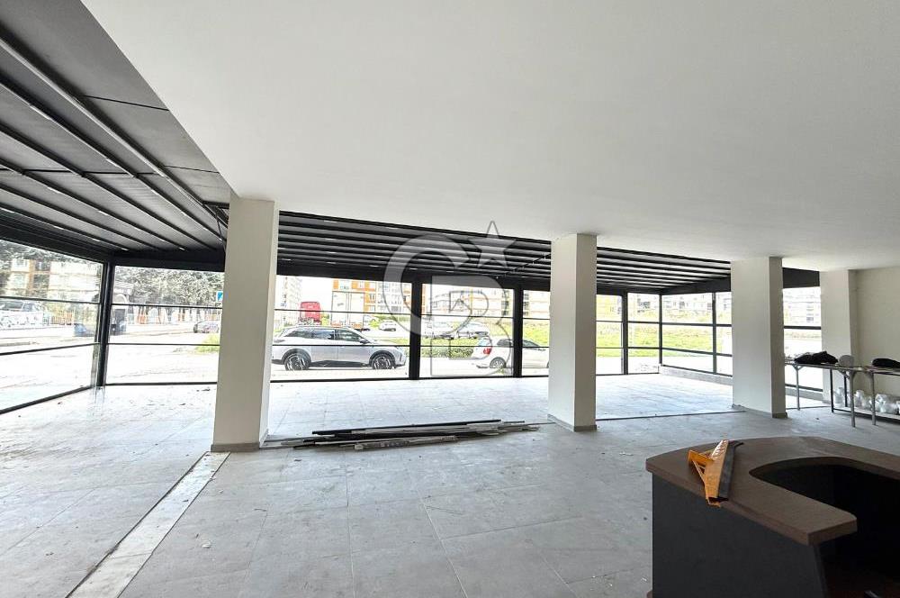 BEYLİKDÜZÜ KAVAKLI MAH.OĞUZHAN CAD.ÜZERİNDE SATILIK KÖŞE DÜKKAN