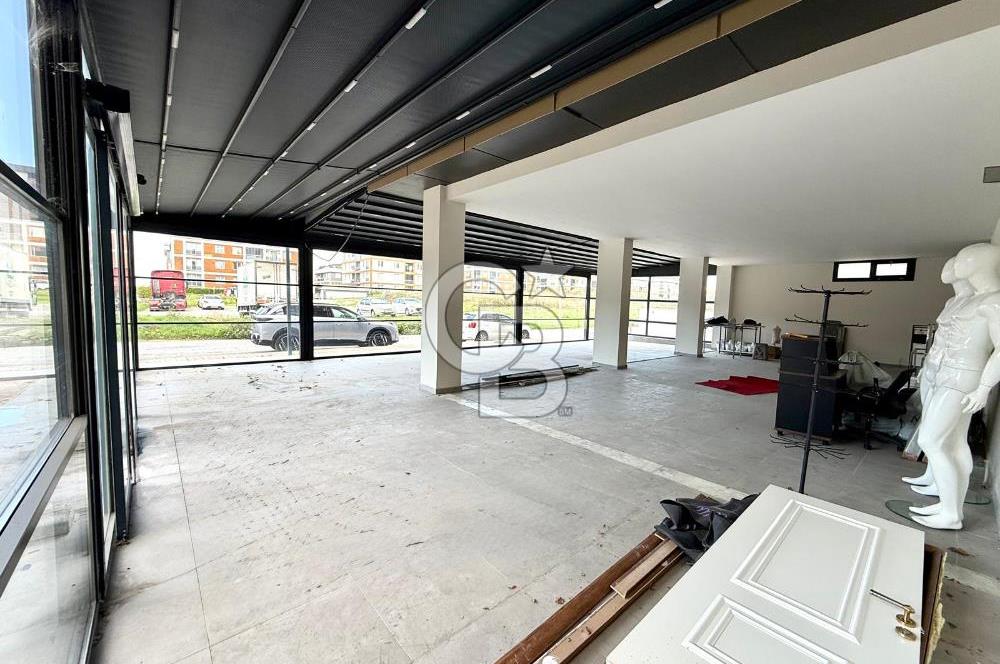 BEYLİKDÜZÜ KAVAKLI MAH.OĞUZHAN CAD.ÜZERİNDE SATILIK KÖŞE DÜKKAN