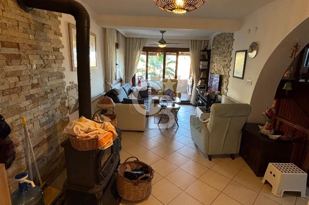 BODRUM BANK EV SAHİL SİTESİNDE MUNTAZAM DENİZ MANZARALI ÜST DUBLEKS