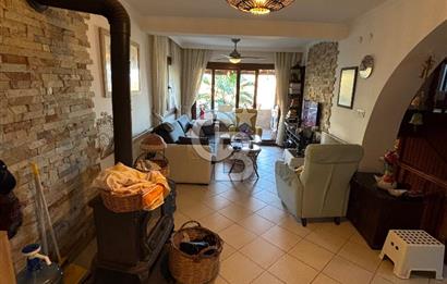 BODRUM BANK EV SAHİL SİTESİNDE MUNTAZAM DENİZ MANZARALI ÜST DUBLEKS