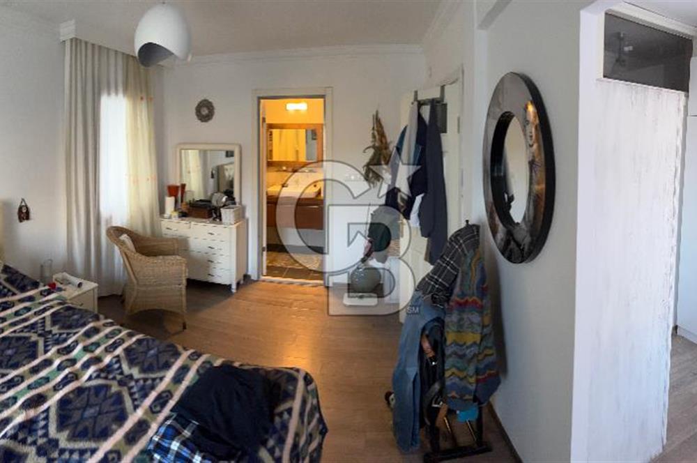 BODRUM BANK EV SAHİL SİTESİNDE MUNTAZAM DENİZ MANZARALI ÜST DUBLEKS