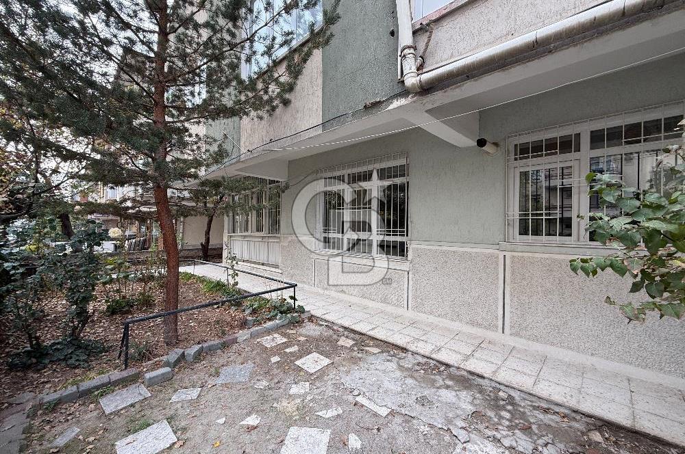 BEŞTEPE'DE METROYA YAKIN 2+1 BAHÇE KATI GENİŞ SATILIK DAİRE