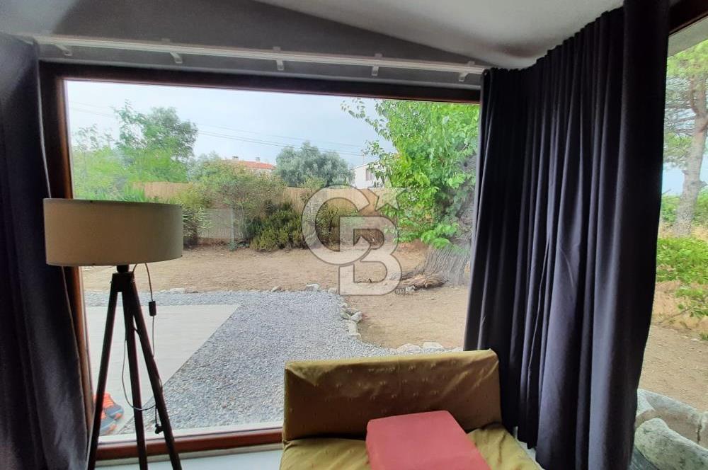 Foça Yenibağarası'nda Eşyalı Kiralık Müstakil Ev