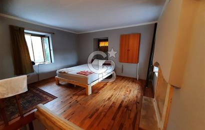 Foça Yenibağarası'nda Eşyalı Kiralık Müstakil Ev