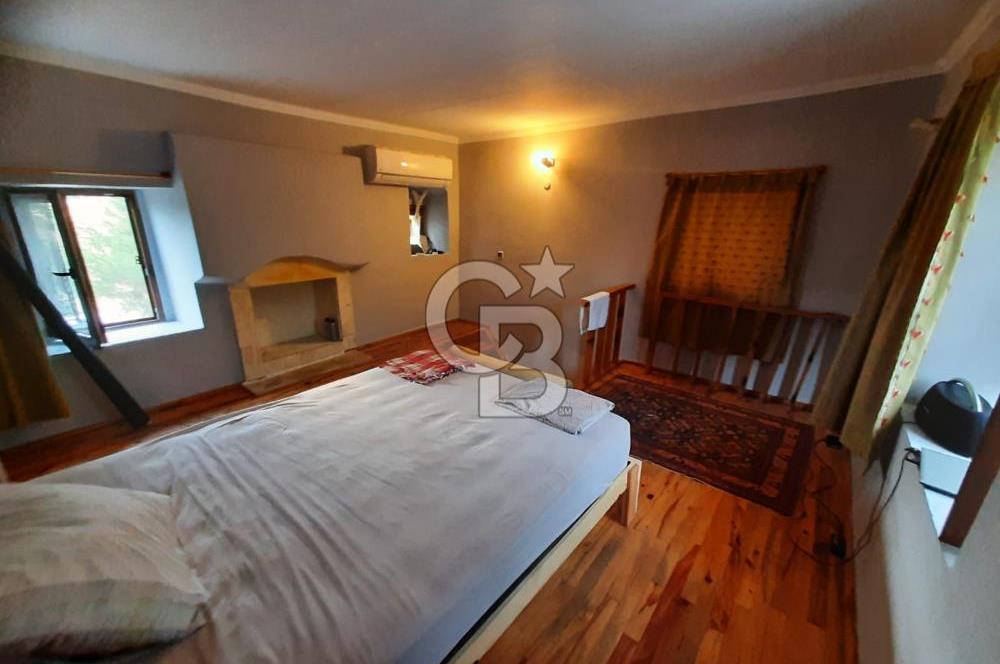Foça Yenibağarası'nda Eşyalı Kiralık Müstakil Ev