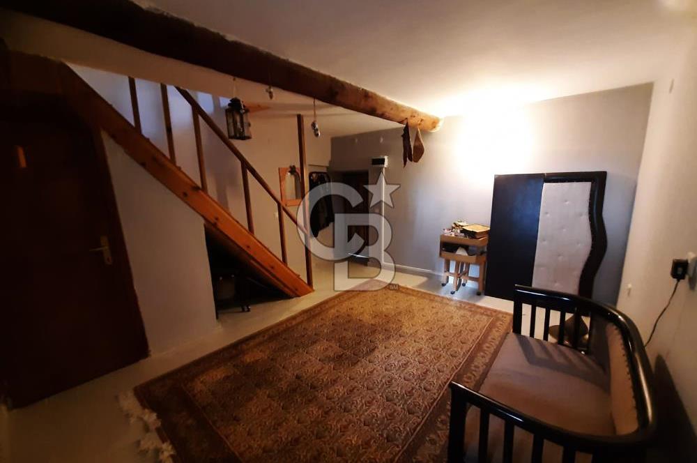 Foça Yenibağarası'nda Eşyalı Kiralık Müstakil Ev