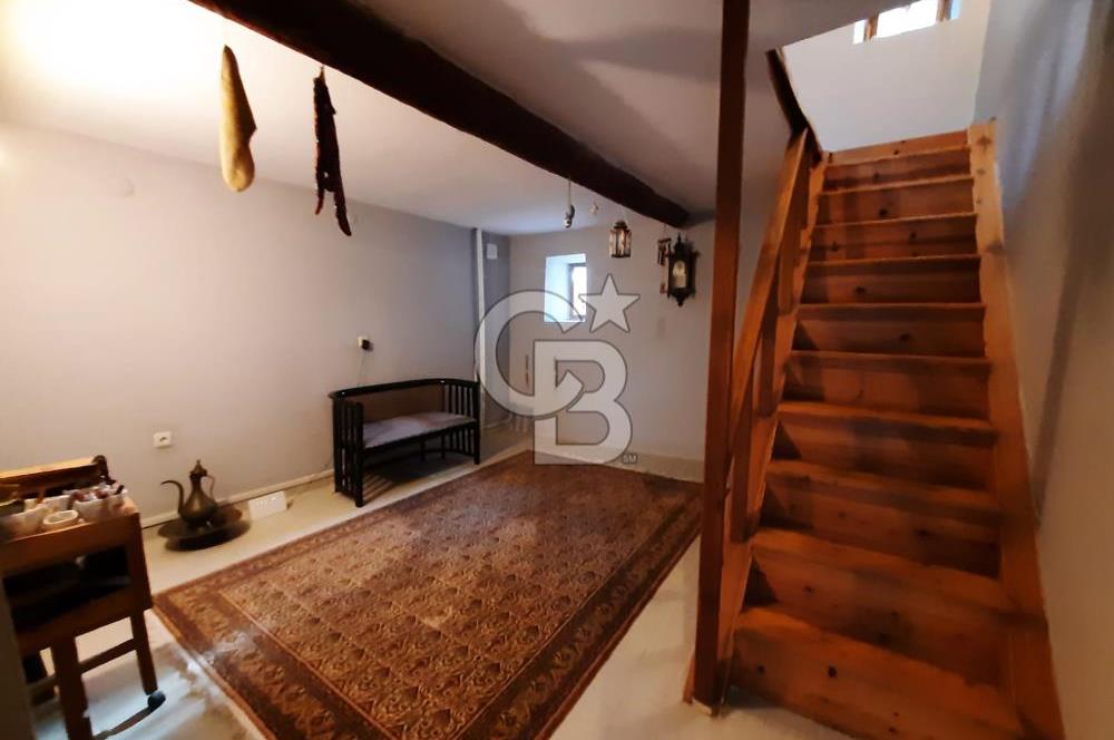 Foça Yenibağarası'nda Eşyalı Kiralık Müstakil Ev