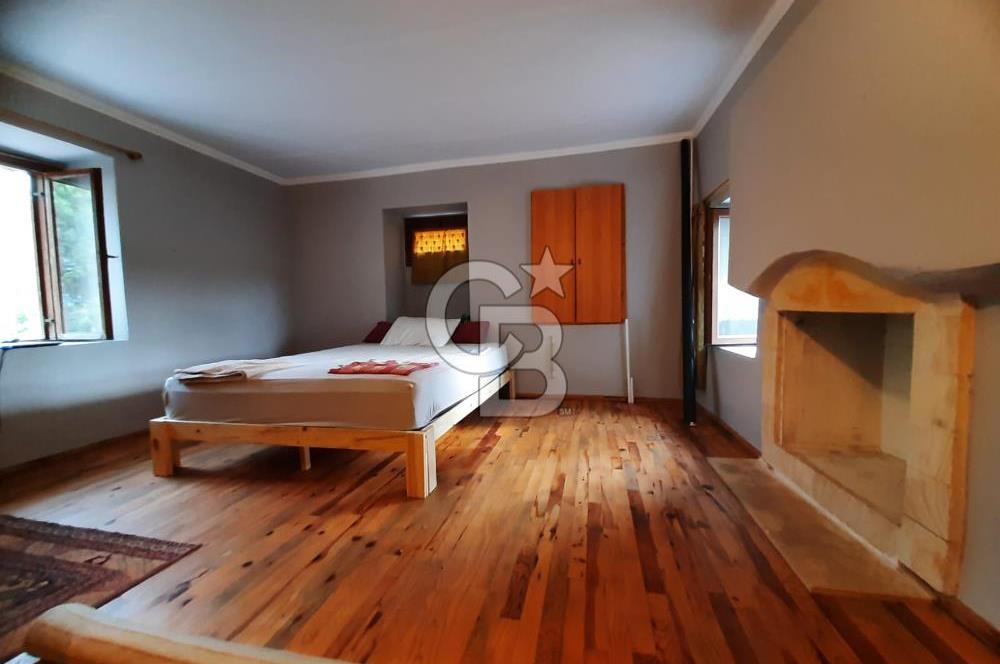 Foça Yenibağarası'nda Eşyalı Kiralık Müstakil Ev