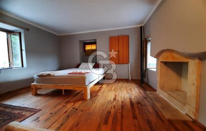 Foça Yenibağarası'nda Eşyalı Kiralık Müstakil Ev