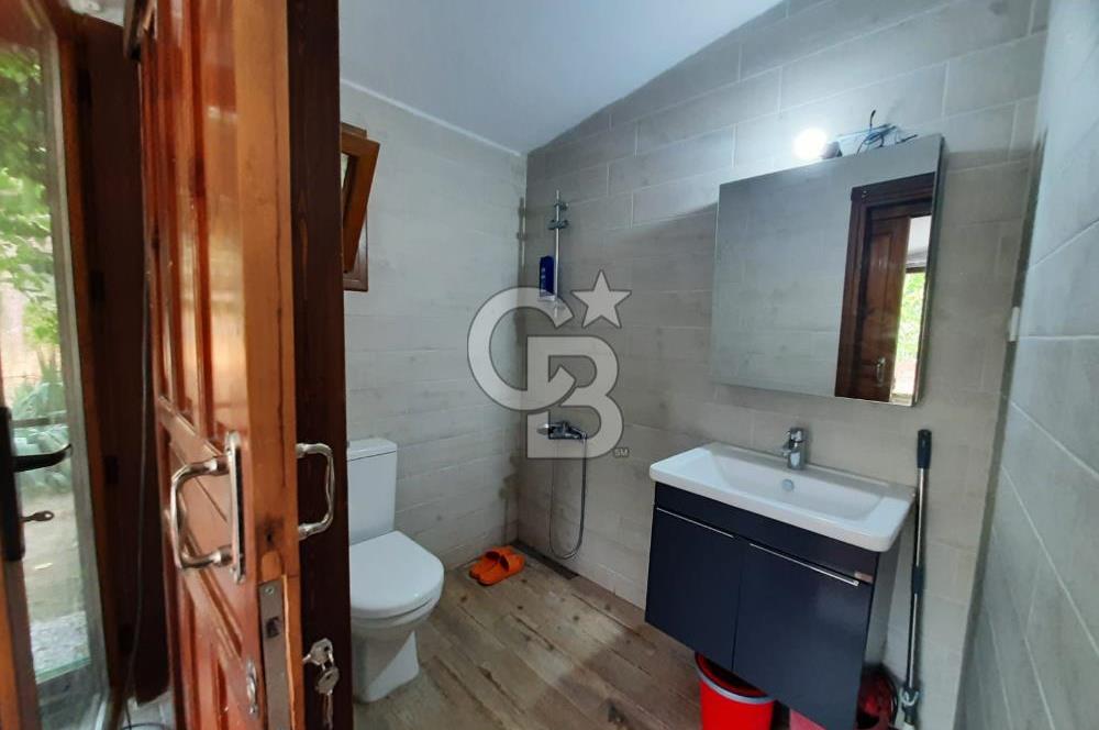 Foça Yenibağarası'nda Eşyalı Kiralık Müstakil Ev
