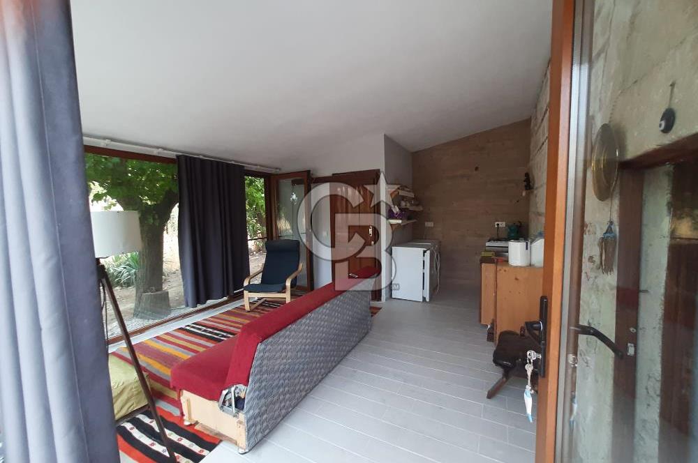 Foça Yenibağarası'nda Eşyalı Kiralık Müstakil Ev