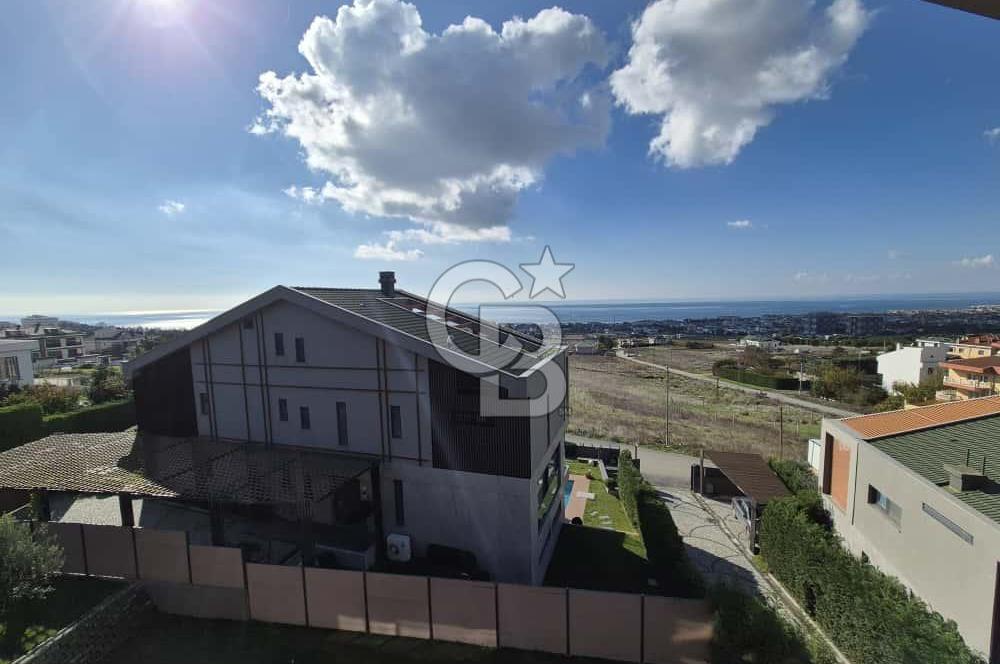 KUMBURGAZ GİŞELER'DE DENİZ MANZARALI SİTE İÇİ KİRALIK VİLLA