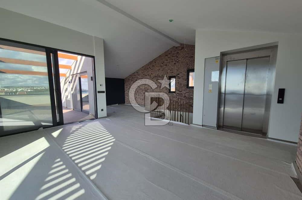 KUMBURGAZ GİŞELER'DE DENİZ MANZARALI SİTE İÇİ KİRALIK VİLLA