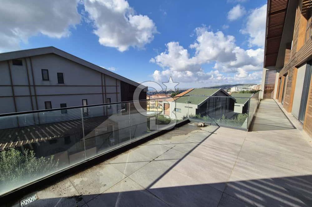 KUMBURGAZ GİŞELER'DE DENİZ MANZARALI SİTE İÇİ KİRALIK VİLLA