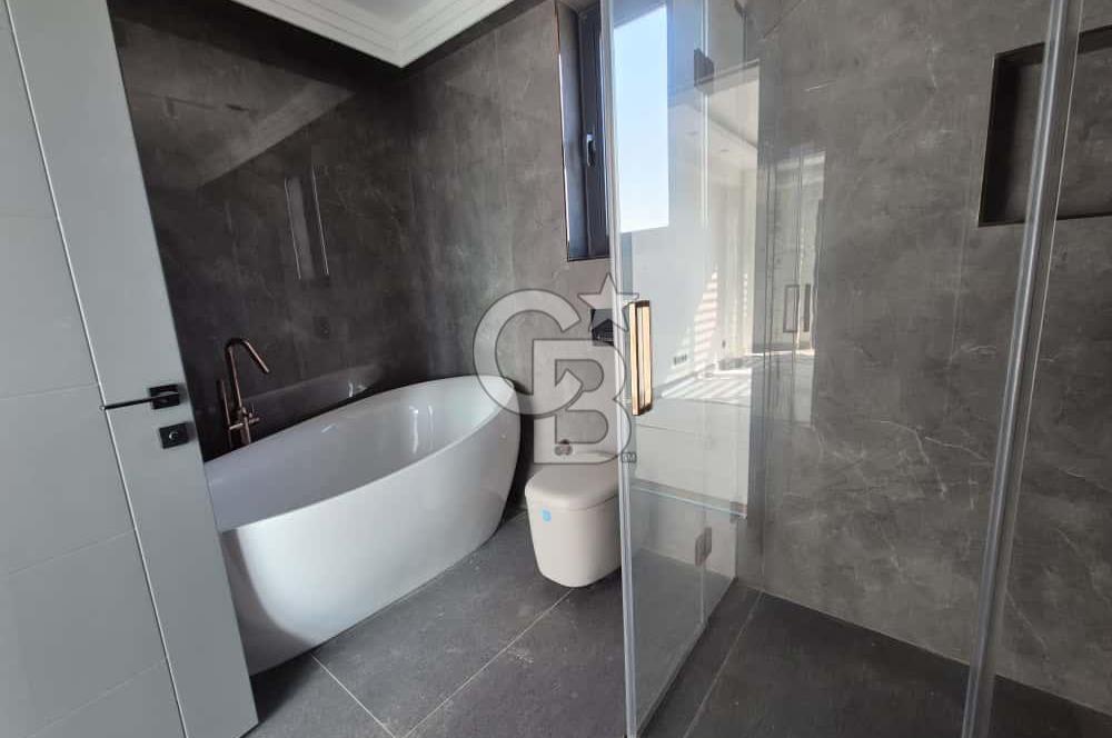 KUMBURGAZ GİŞELER'DE DENİZ MANZARALI SİTE İÇİ KİRALIK VİLLA