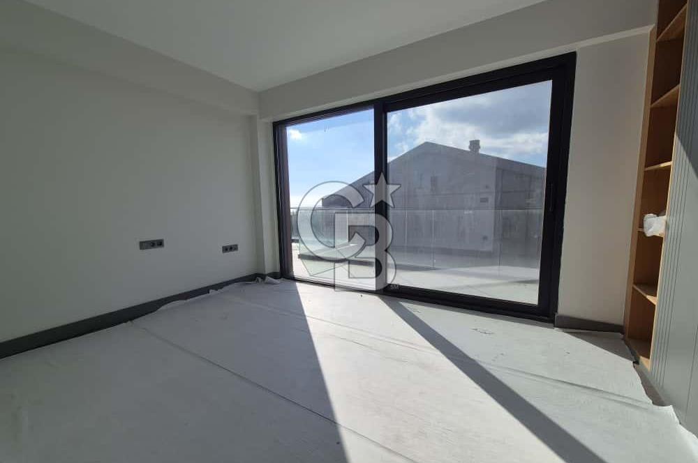 KUMBURGAZ GİŞELER'DE DENİZ MANZARALI SİTE İÇİ KİRALIK VİLLA