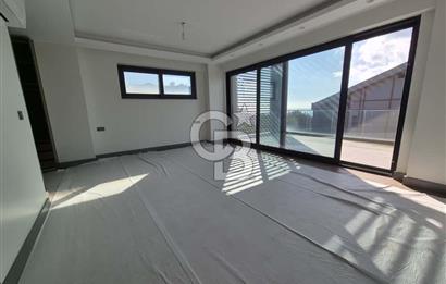 KUMBURGAZ GİŞELER'DE DENİZ MANZARALI SİTE İÇİ KİRALIK VİLLA