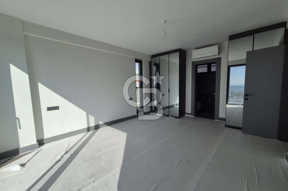 KUMBURGAZ GİŞELER'DE DENİZ MANZARALI SİTE İÇİ KİRALIK VİLLA