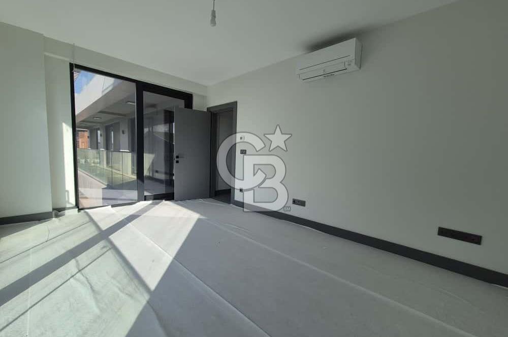 KUMBURGAZ GİŞELER'DE DENİZ MANZARALI SİTE İÇİ KİRALIK VİLLA