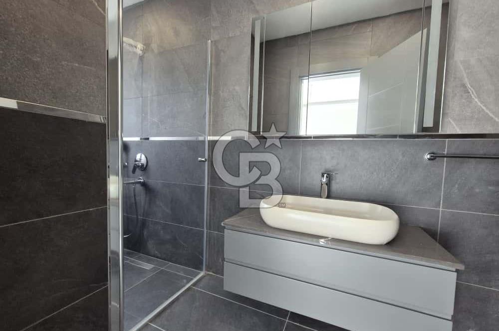 KUMBURGAZ GİŞELER'DE DENİZ MANZARALI SİTE İÇİ KİRALIK VİLLA